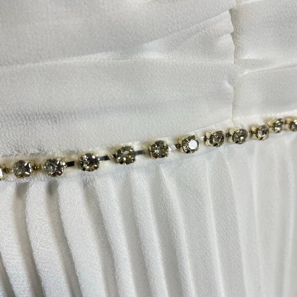 Lulu’s White Ruffles Dress NWT - Picture 10 of 12